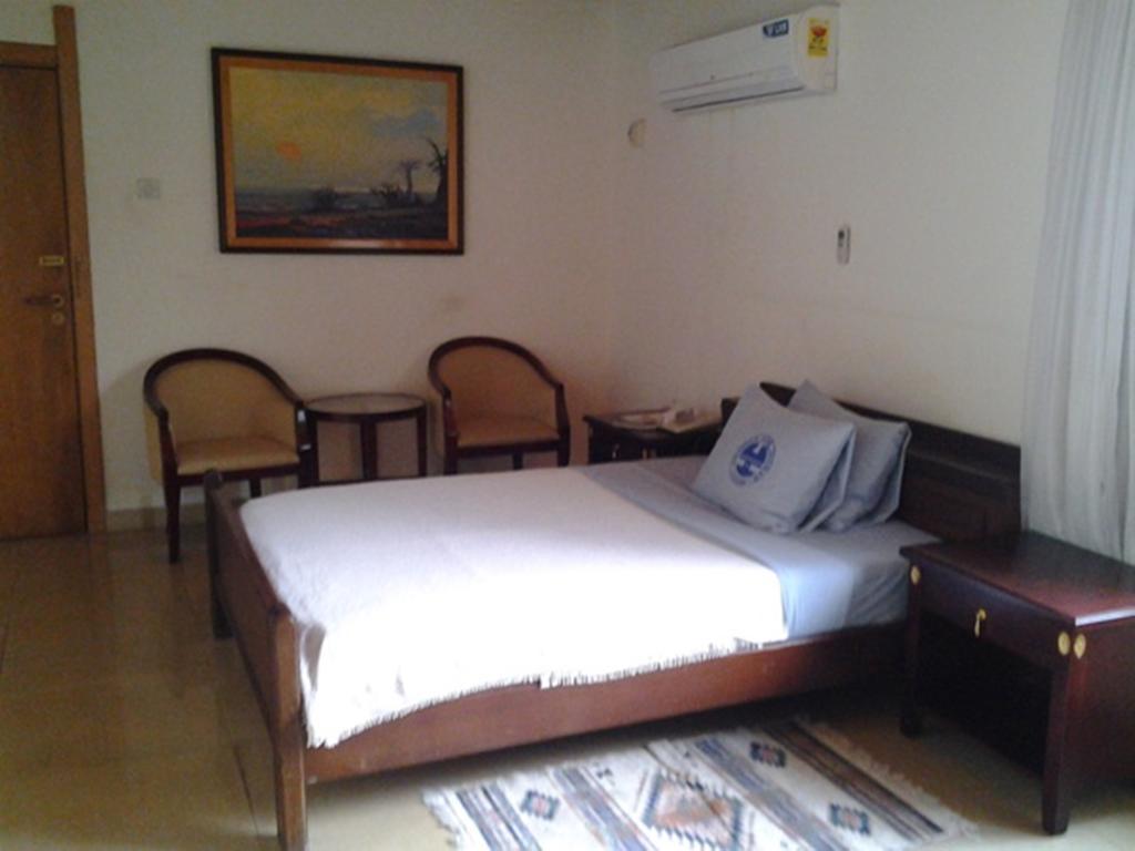 Hotel Georgia Акра Екстериор снимка