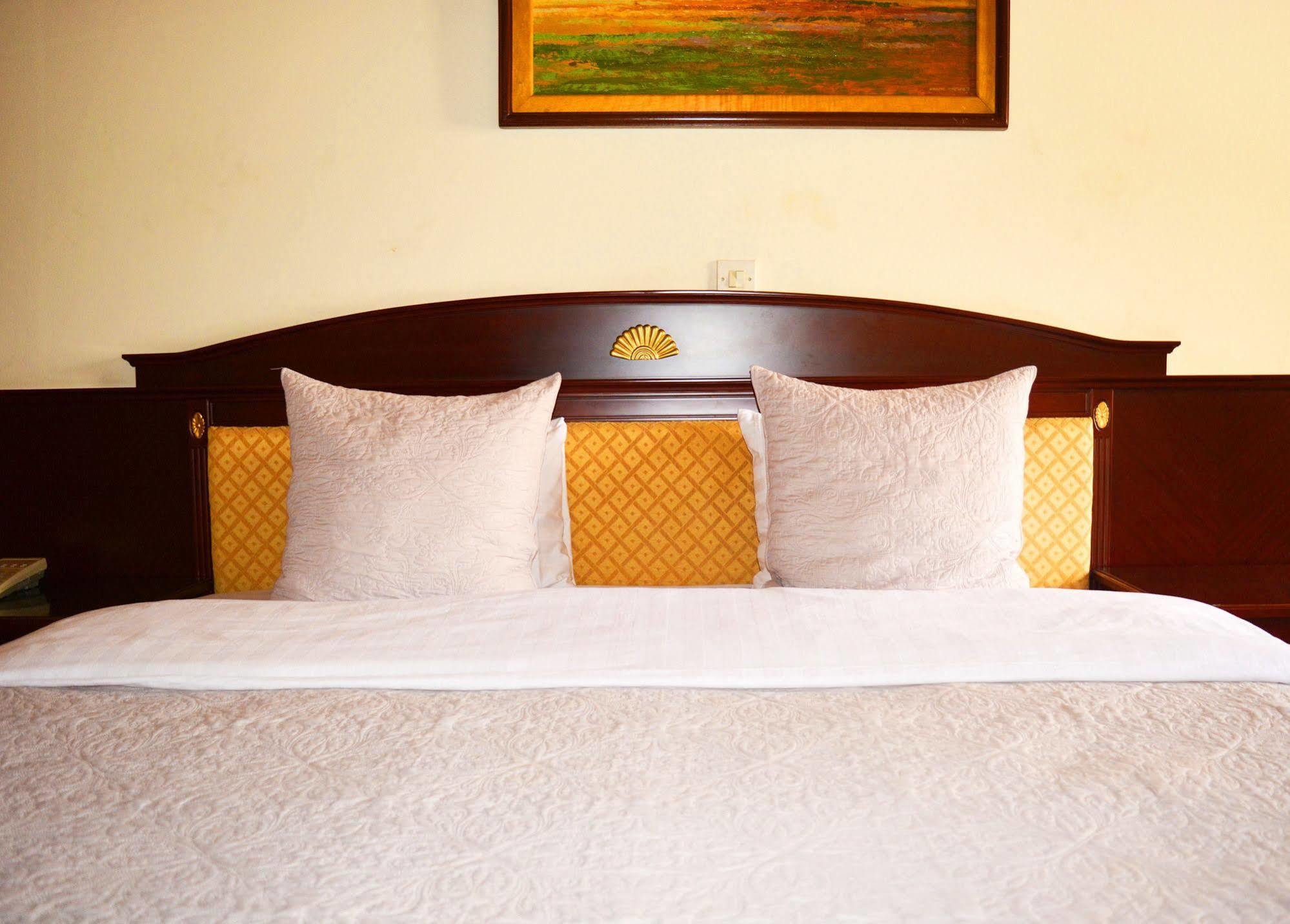Hotel Georgia Акра Екстериор снимка